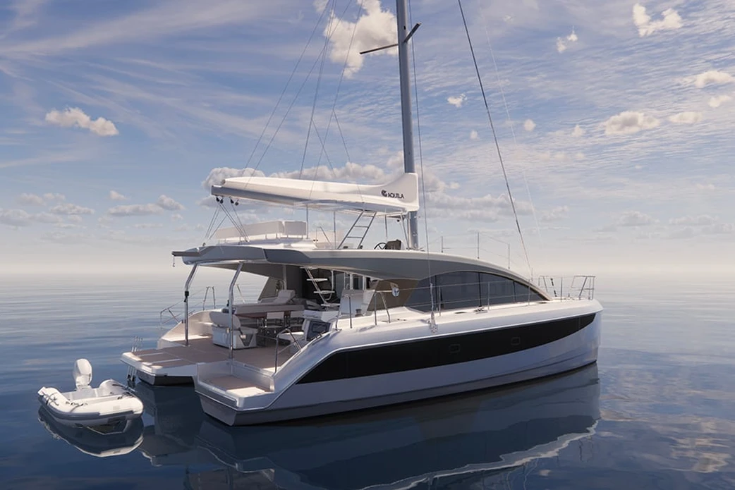 Aquila 45 Sail у причала, вид с кормы