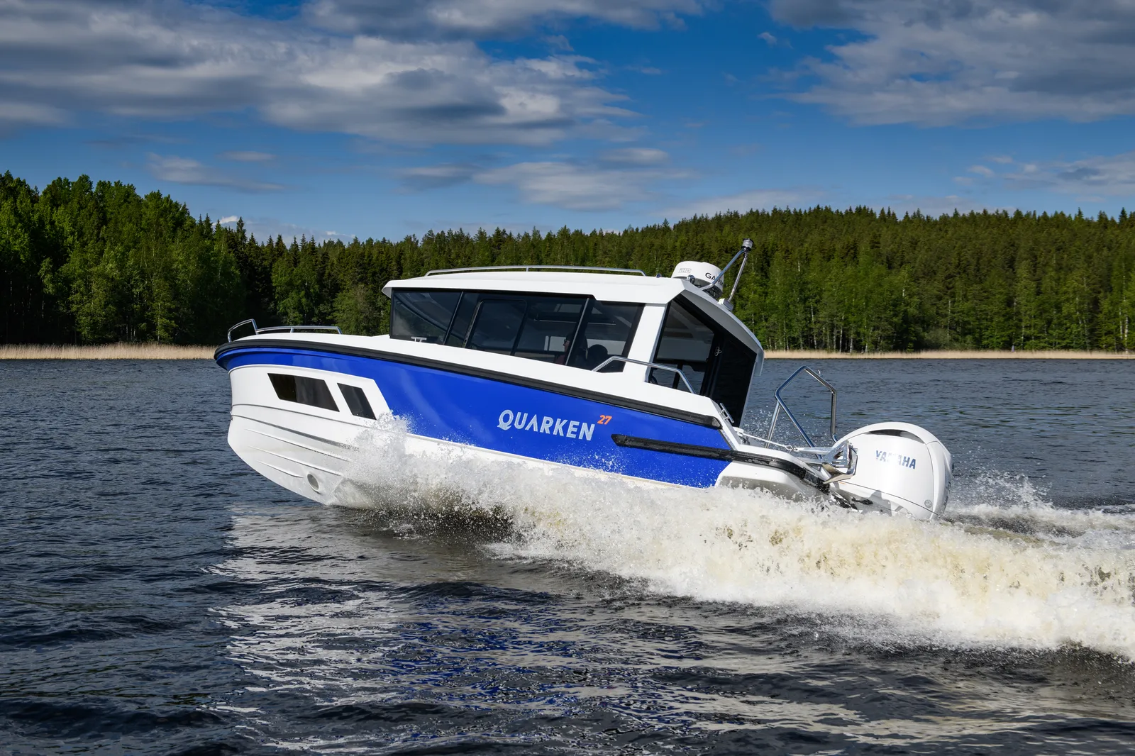 Quarken 27 Cabin — кокпит