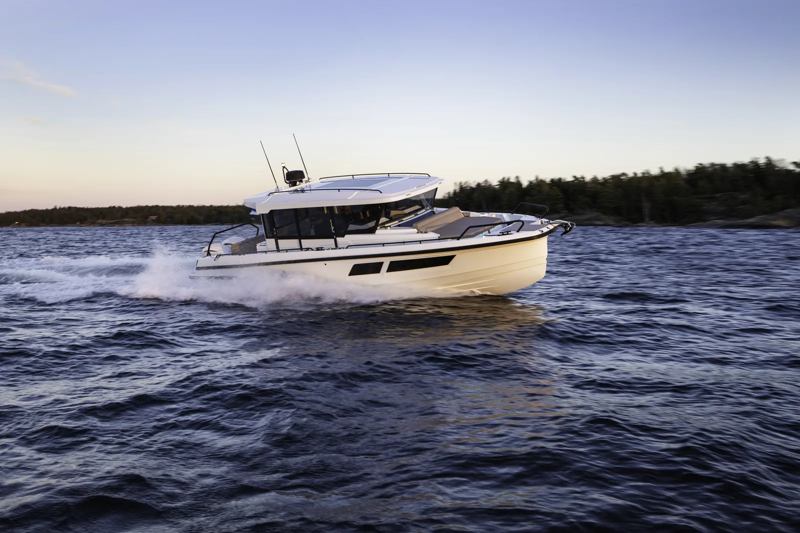 Quarken 35 — экстерьер