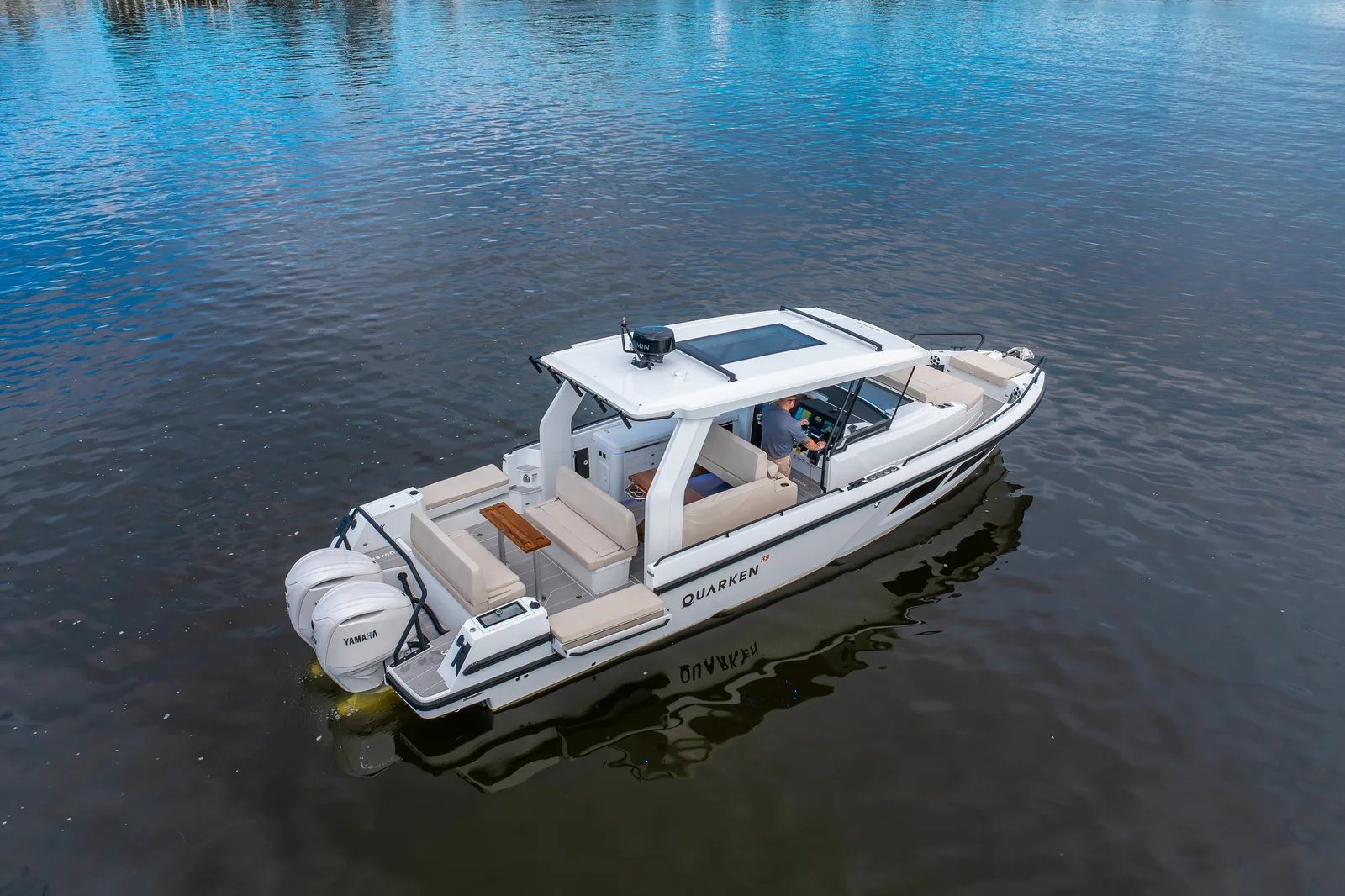 Quarken 35 GT — корма