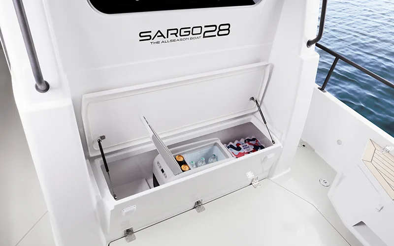 Sargo 28 — детали палубы