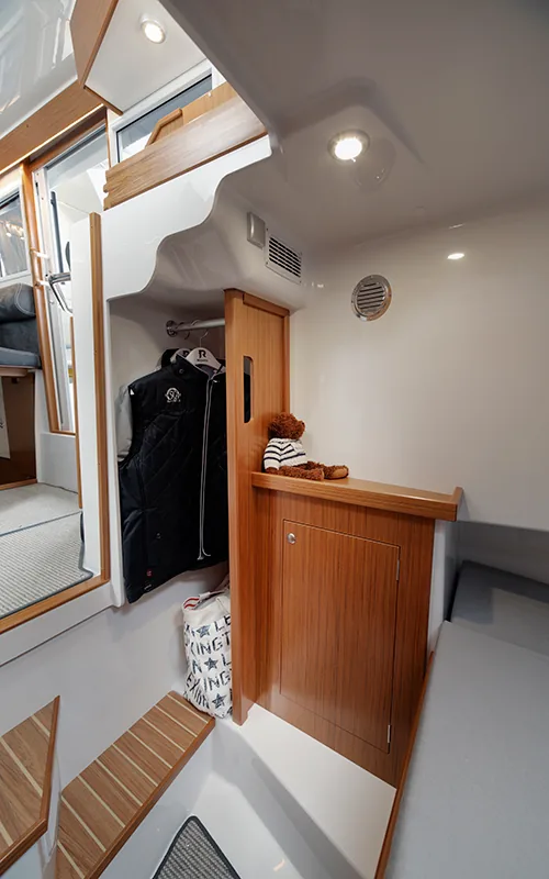Sargo 28 — носовая каюта