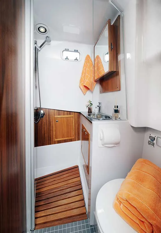 Sargo 33 — экстерьер