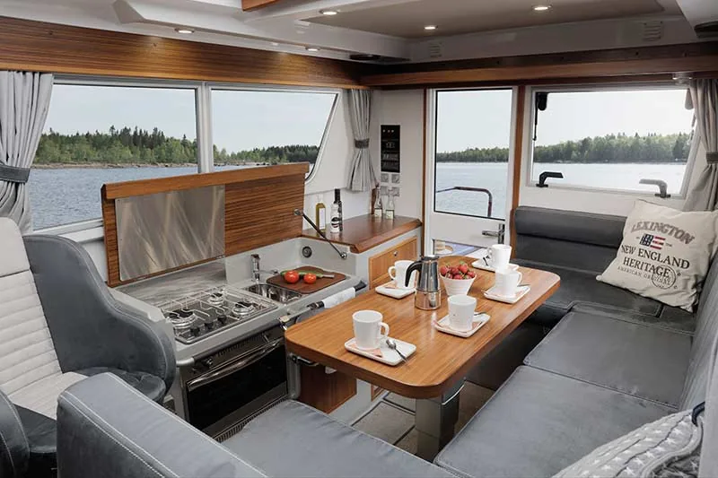 Sargo 33 — носовая каюта