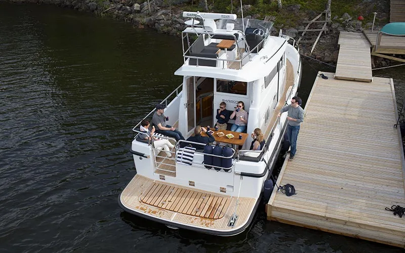Sargo 36 Fly — камбуз