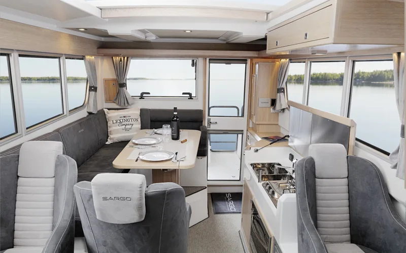 Sargo 36 — кокпит