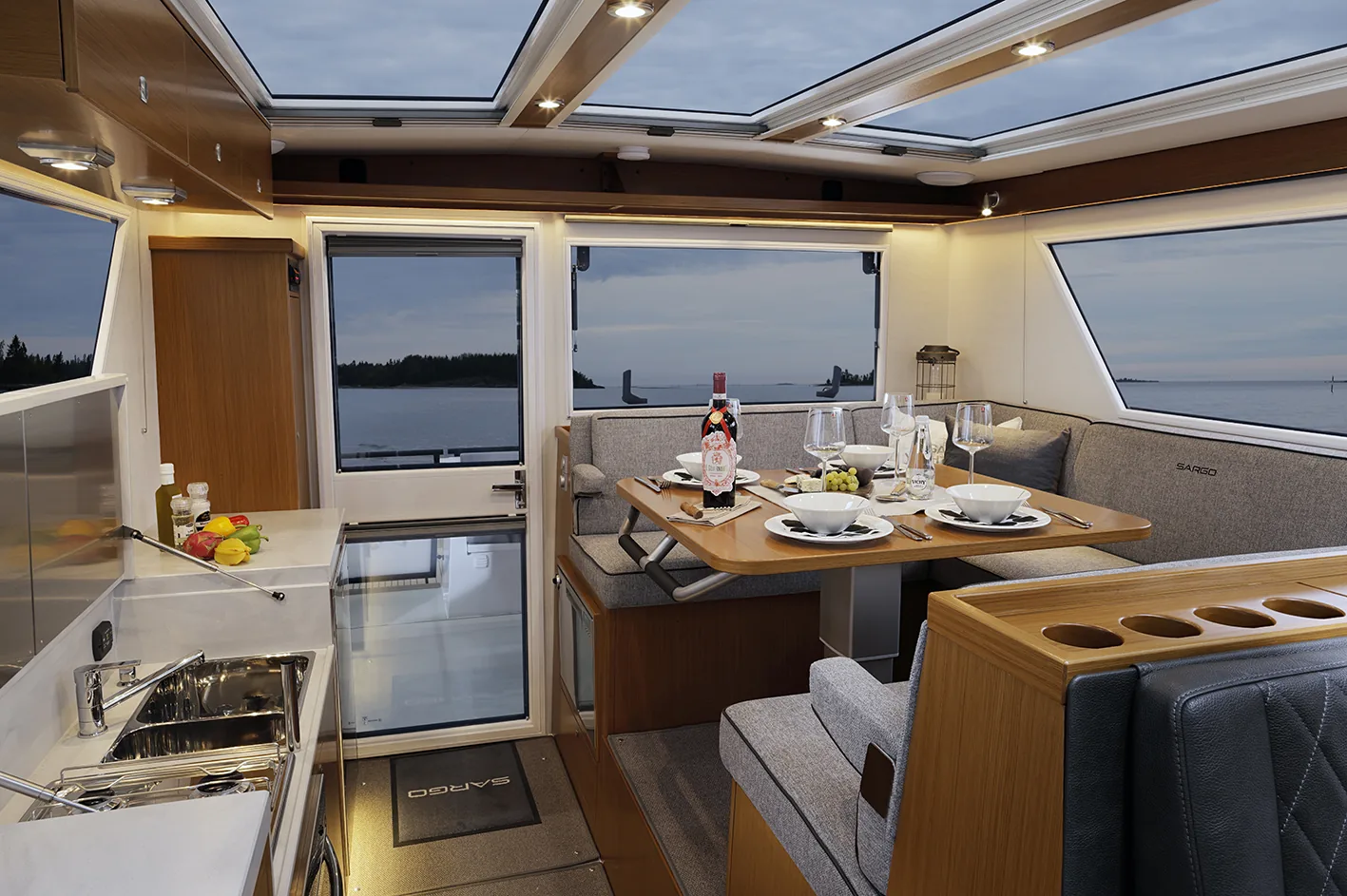 Sargo 45 — кормовая каюта, вид