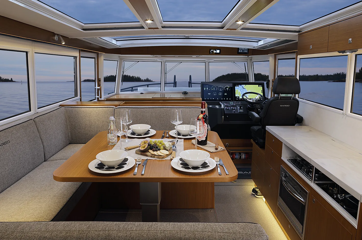 Sargo 45 — камбуз закрытый