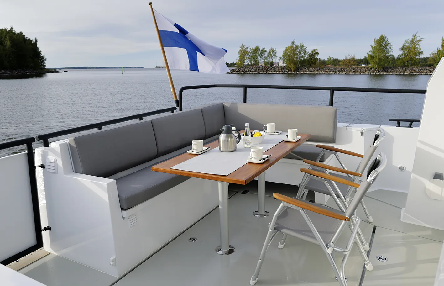 Sargo 45 — кормовая палуба