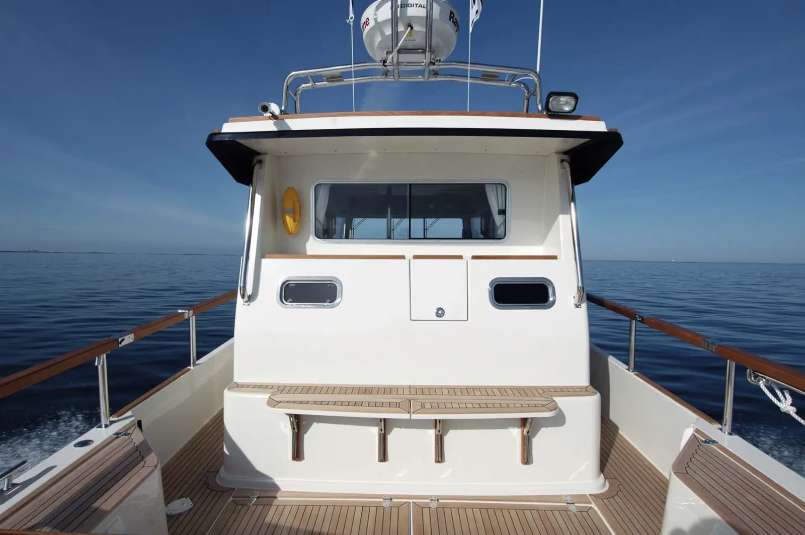 Targa 32 — экстерьер