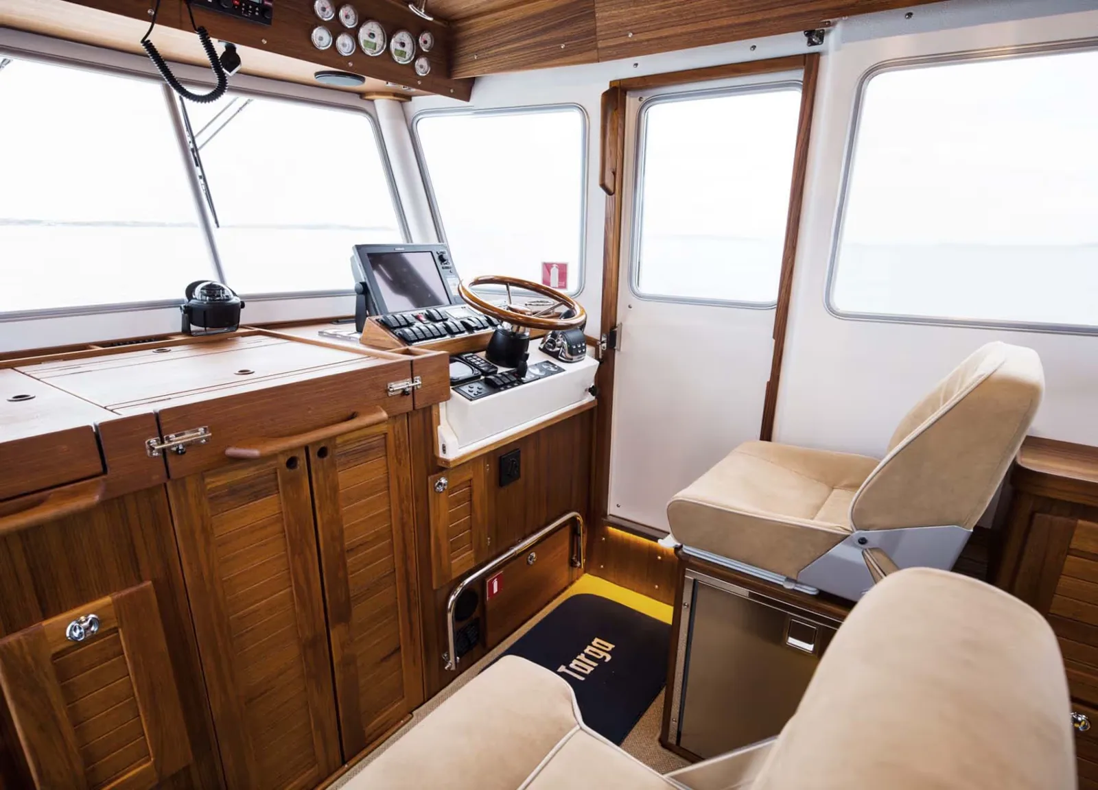 Targa 32 — интерьер