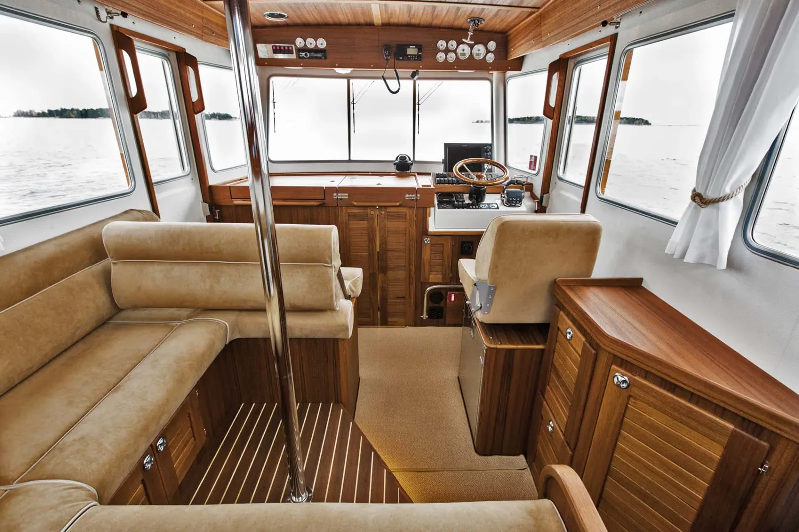 Targa 32 — интерьер