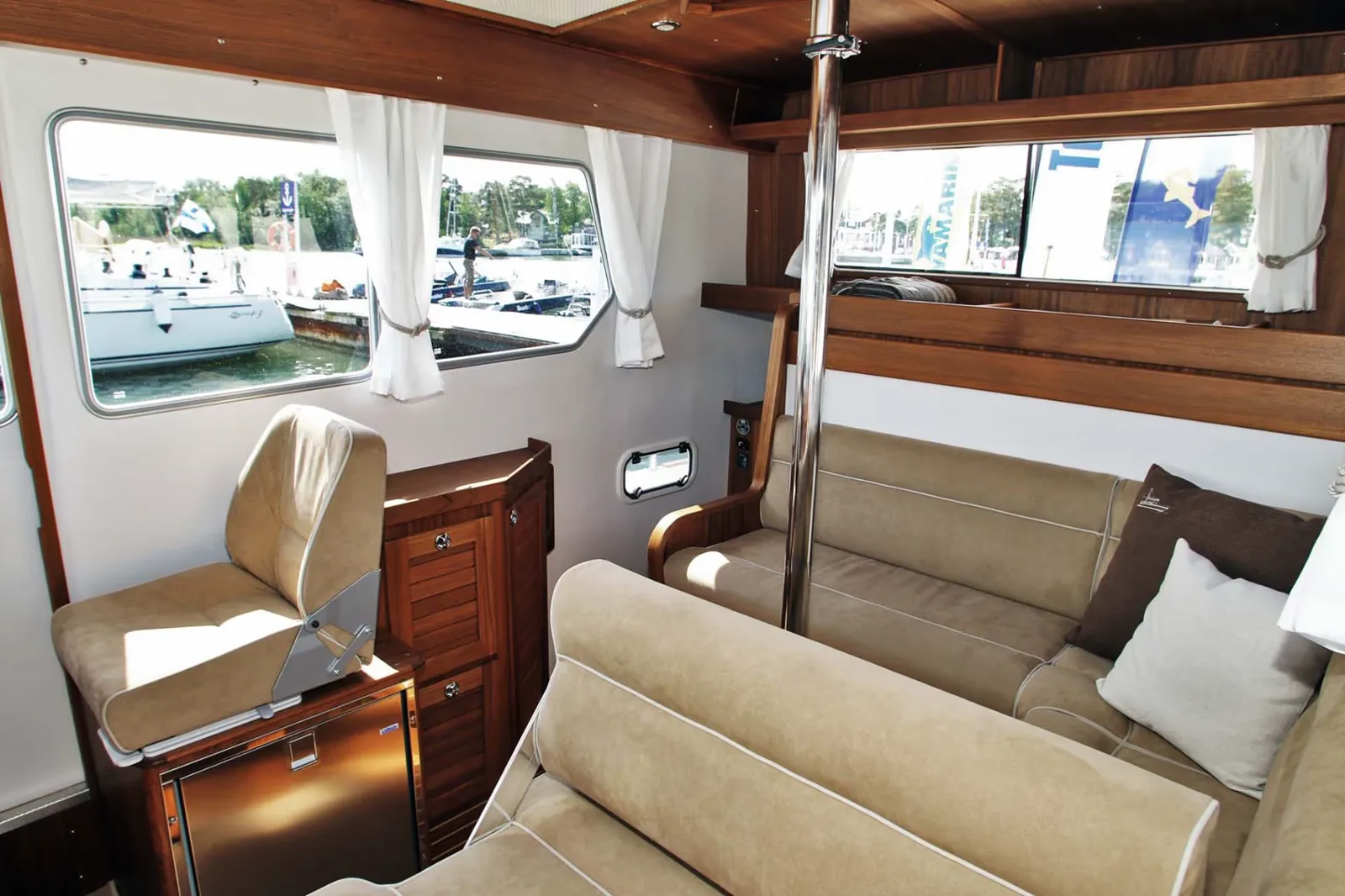 Targa 32 — интерьер