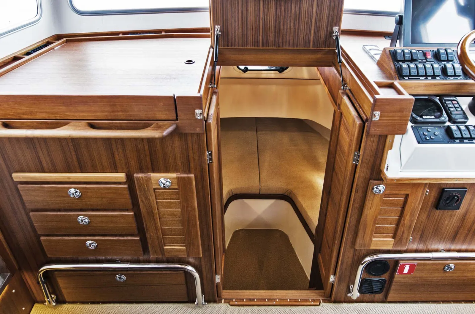 Targa 32 — интерьер
