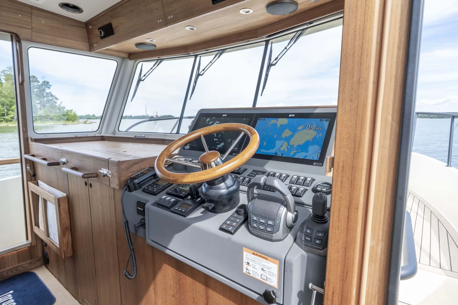 Targa 37 — интерьер