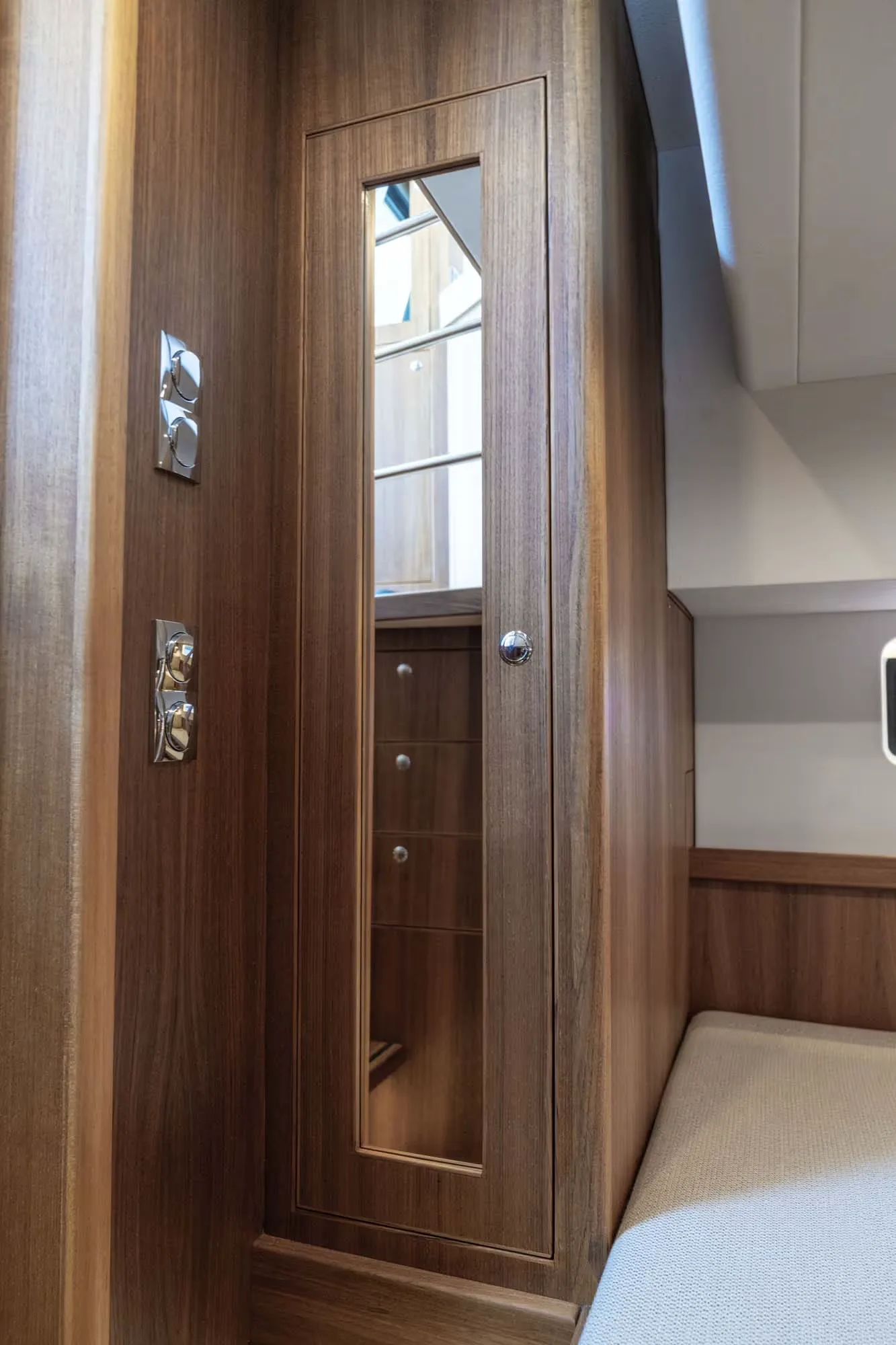 Targa 37 — интерьер