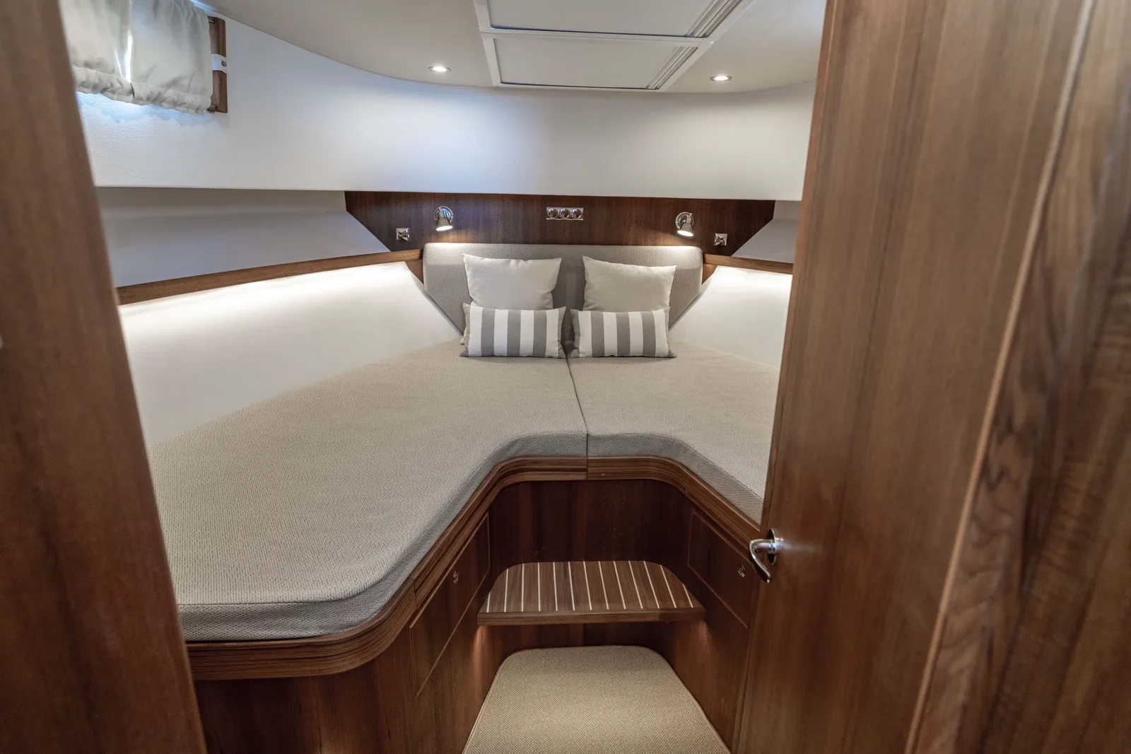 Targa 37 — интерьер