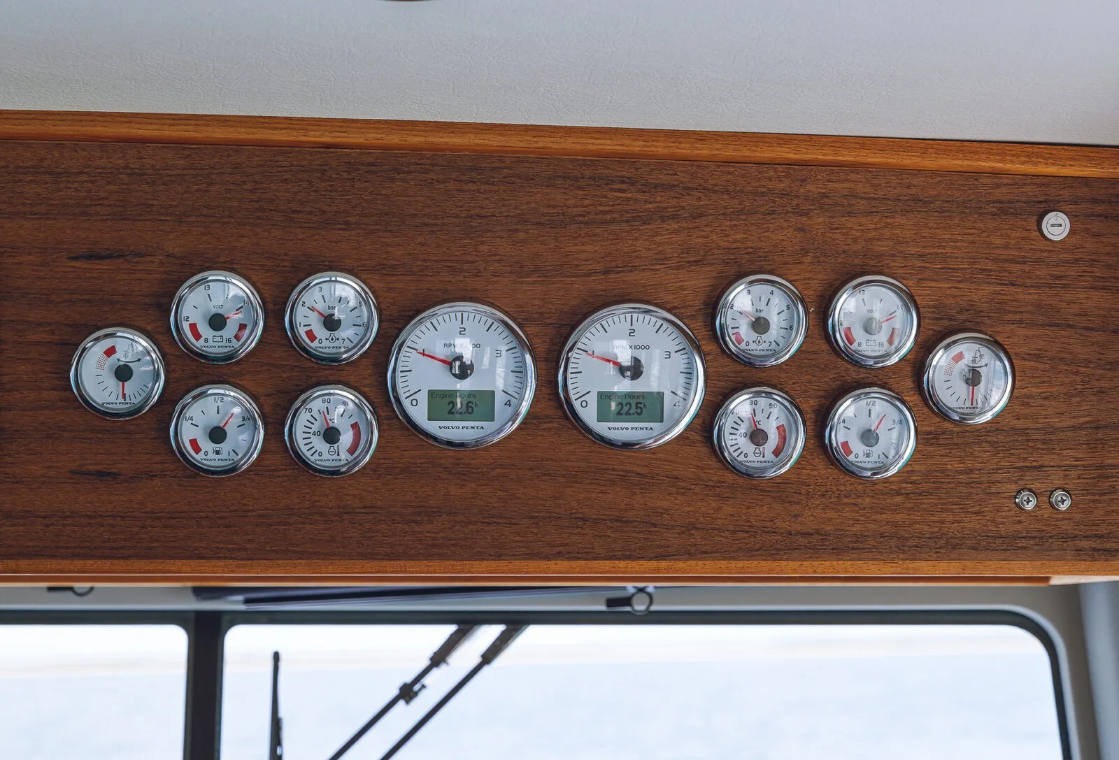 Targa 41 — интерьер